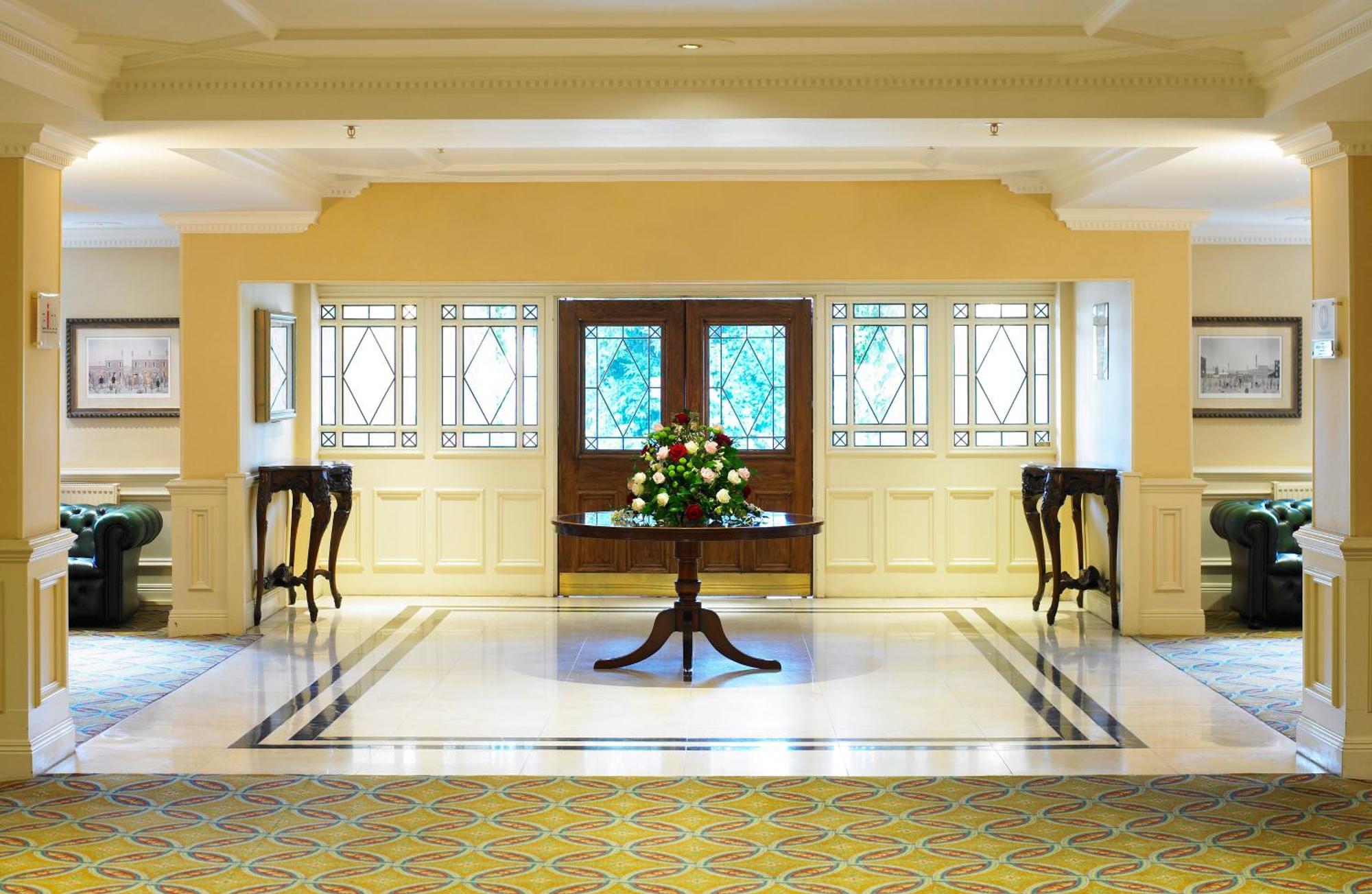 בראדפורד Hollins Hall Hotel, Golf & Country Club מראה חיצוני תמונה