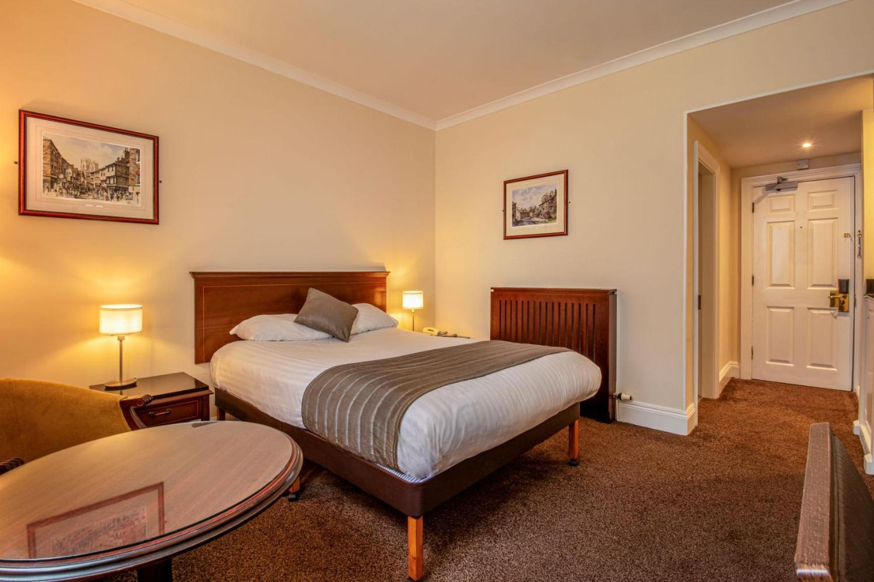 בראדפורד Hollins Hall Hotel, Golf & Country Club מראה חיצוני תמונה