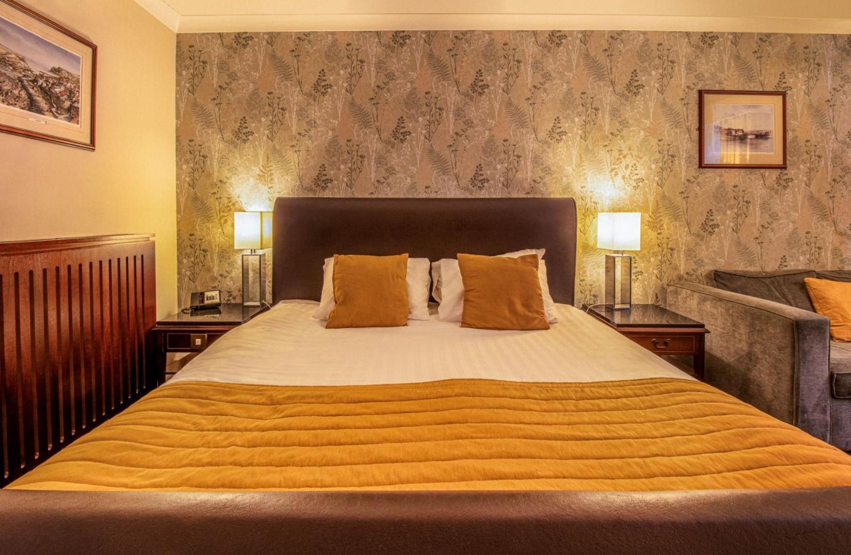 בראדפורד Hollins Hall Hotel, Golf & Country Club מראה חיצוני תמונה