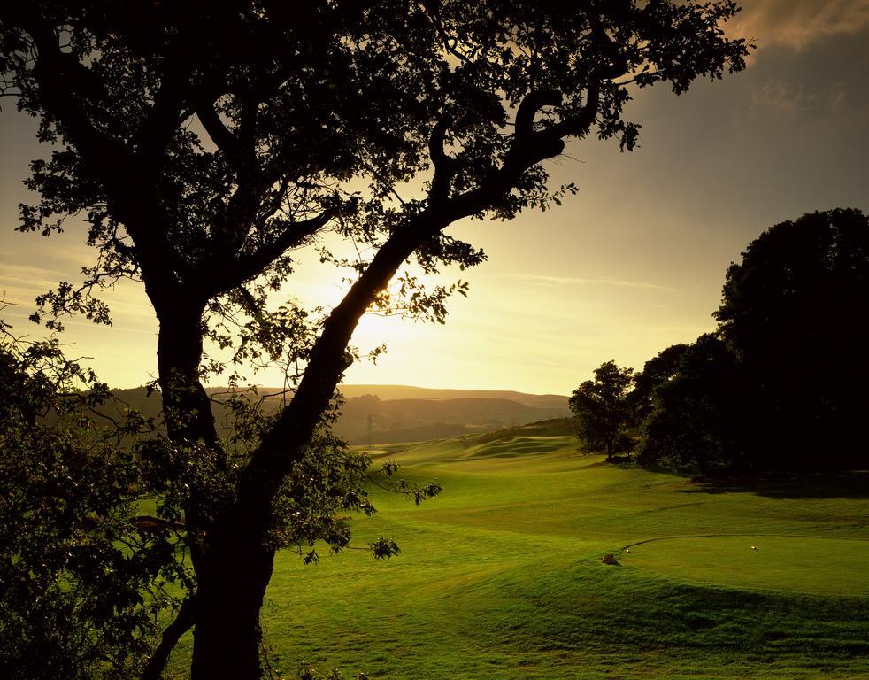 בראדפורד Hollins Hall Hotel, Golf & Country Club מראה חיצוני תמונה