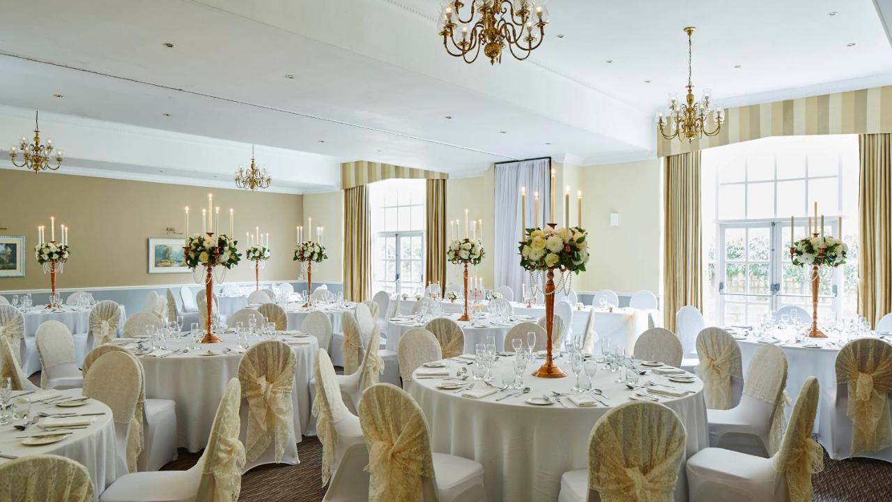 בראדפורד Hollins Hall Hotel, Golf & Country Club מראה חיצוני תמונה