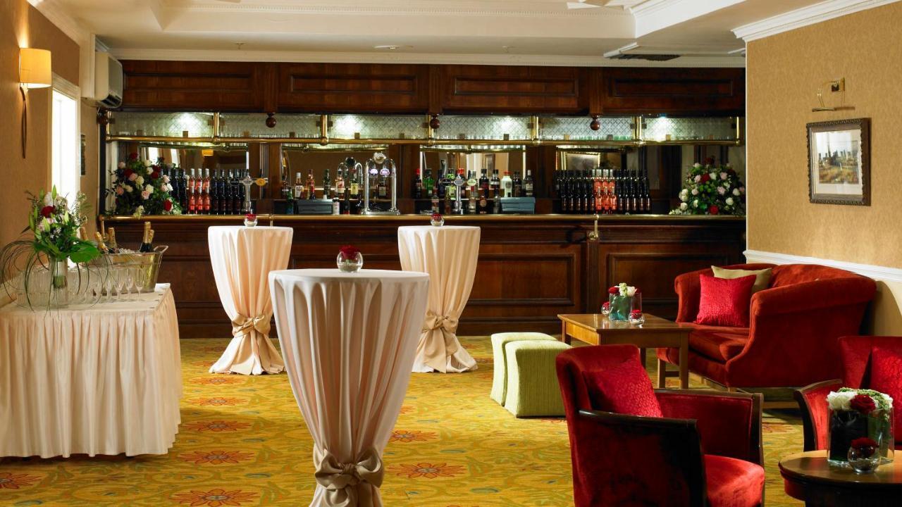 בראדפורד Hollins Hall Hotel, Golf & Country Club מראה חיצוני תמונה