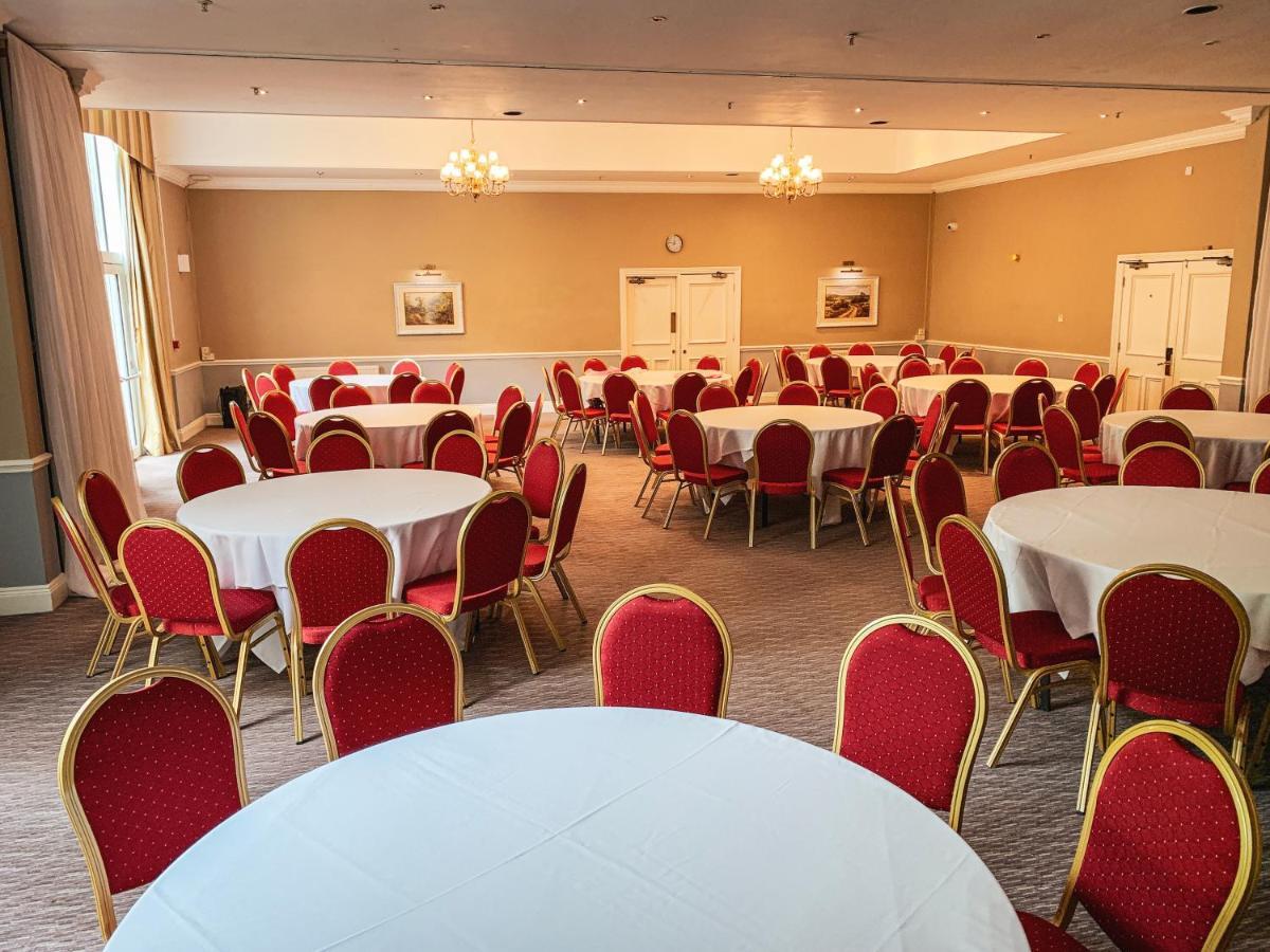 בראדפורד Hollins Hall Hotel, Golf & Country Club מראה חיצוני תמונה