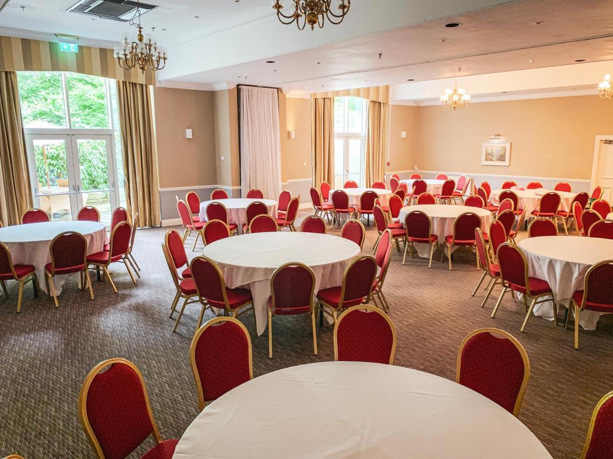 בראדפורד Hollins Hall Hotel, Golf & Country Club מראה חיצוני תמונה