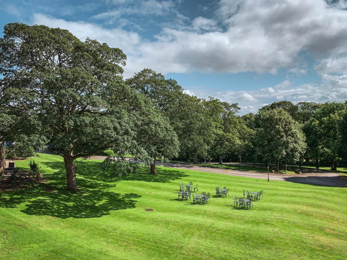 בראדפורד Hollins Hall Hotel, Golf & Country Club מראה חיצוני תמונה